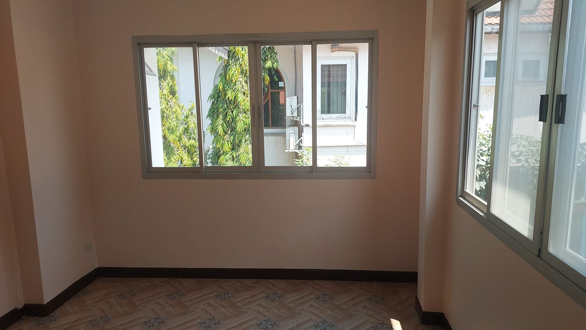 For RentHouseSamut Prakan,Samrong : Rent Big House Near BTS Royal Thai Naval Academy 