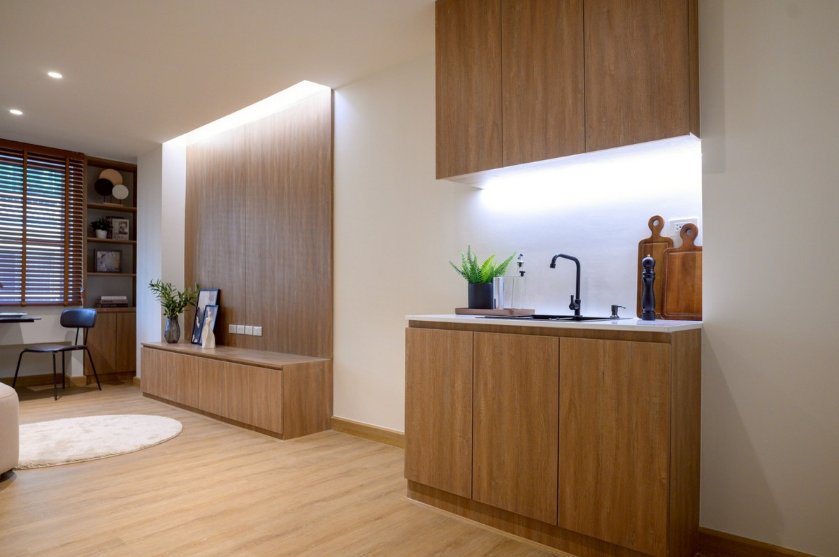 ขายคอนโดบางนา แบริ่ง ลาซาล : K-6852 🔥🔥 ห้องสวย รีโนเวทใหม่ เฟอร์นิเจอร์บิ้วอิน กั้นห้องเป็นสัดส่วน ขายด่วน ! คอนโด Parkland บางนา พร้อมอยู่