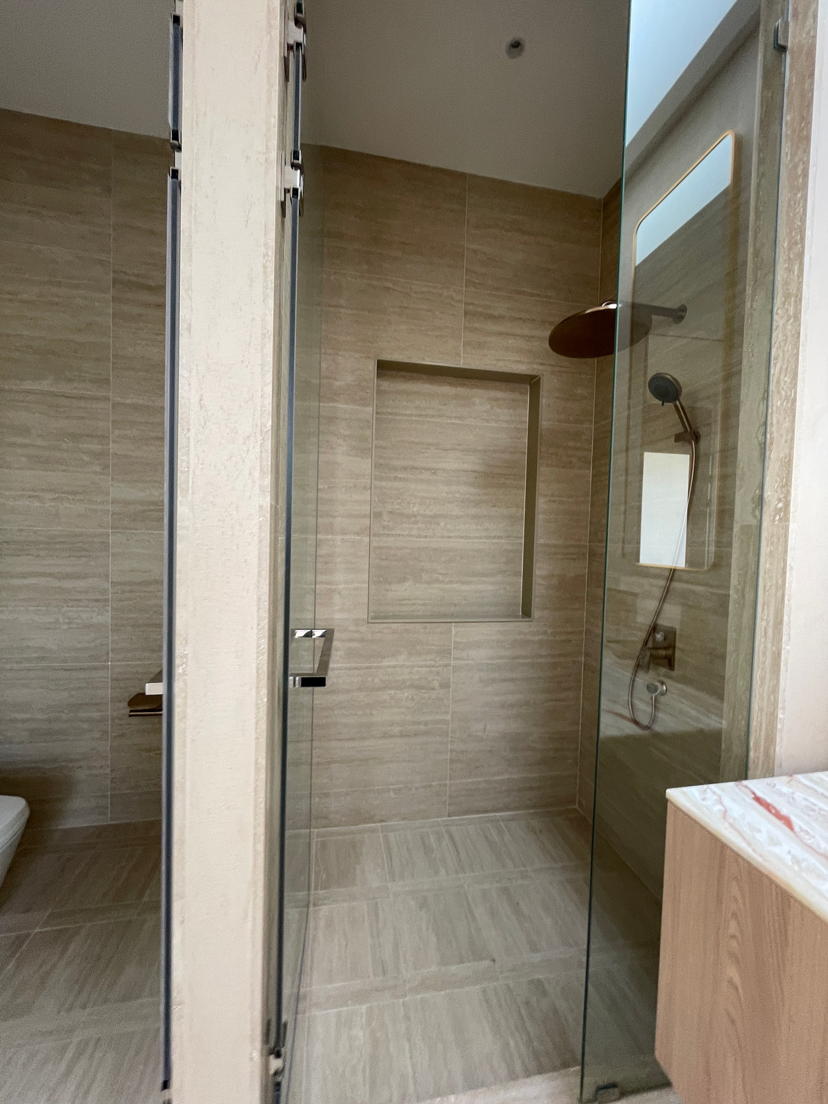 ขายบ้านเลียบทางด่วนรามอินทรา : 🔥 EXCLUSIVE PROMOTION 🔥โอกาสสุดท้ายในการครอบครองในราคาพิเศษที่สุด [ขาย] 💎 Ultra Luxury Show Unit | ELIVA Ekkamai - Eastville 💎 บ้านเดี่ยวหรู 3 ชั้น ดีไซน์ Mid-Century Modern — ความเป็นส่วนตัวสูงสุดเพียง 4 ยูนิตในโครงการ!