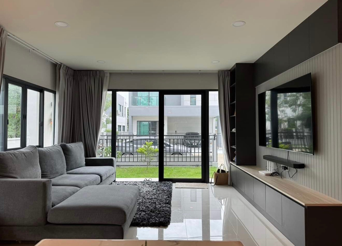 For RentHouseBangna, Bearing, Lasalle : Detached house for rent 📍 Centro Bangna 📍 3 bedrooms, 4 bathrooms, fully furnished with appliances.