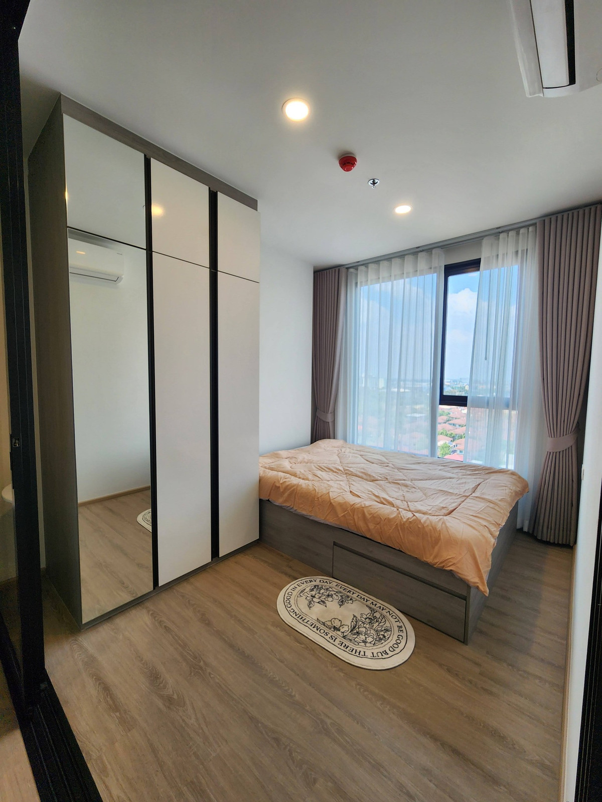 For RentCondoRattanathibet, Sanambinna : ⭐️ Origin Plug & Play Nonthaburi Station ⭐️ 1 Bedroom 27 sq m. Beautiful room with complete electrical appliances, ready to move.