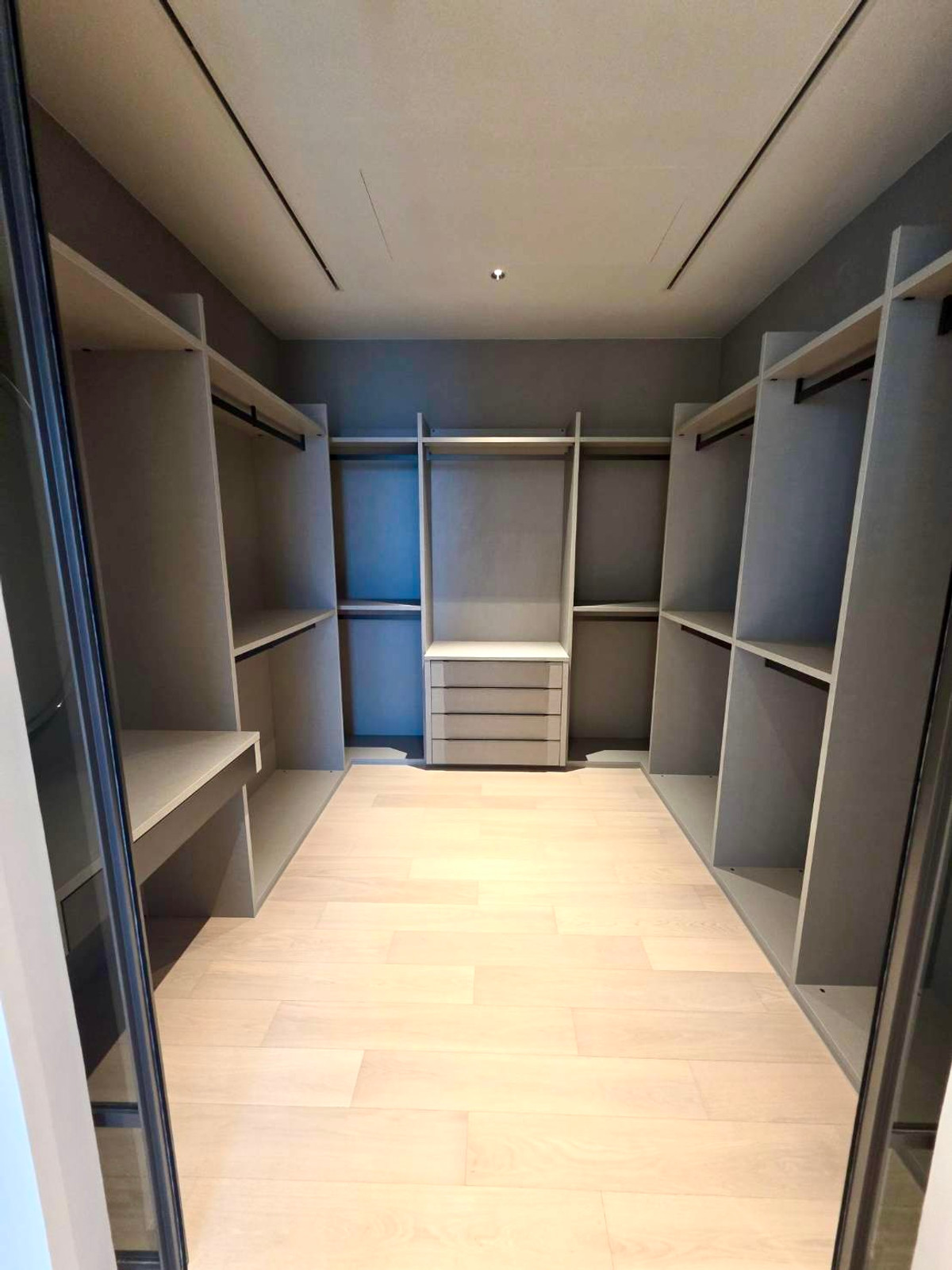 For SaleCondoWitthayu, Chidlom, Langsuan, Ploenchit : EI8TEEN SEVEN One Bangkok: 2bed 2.5bath 135sqm. 41,000,000 Am: 0656199198