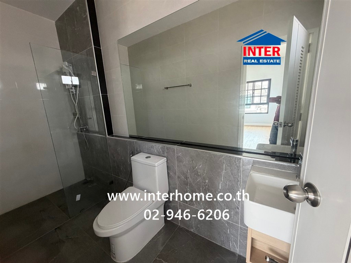 For SaleHouseBuri Ram : 2-story detached house, 67.9 sq m, Thada Diasis Village. Near Sarasas Witaed Buriram School, Soi Thada Soi 2, Road No. 3021 Road number 288 (Luang Mueang Road) Mueang Buriram, Buriram