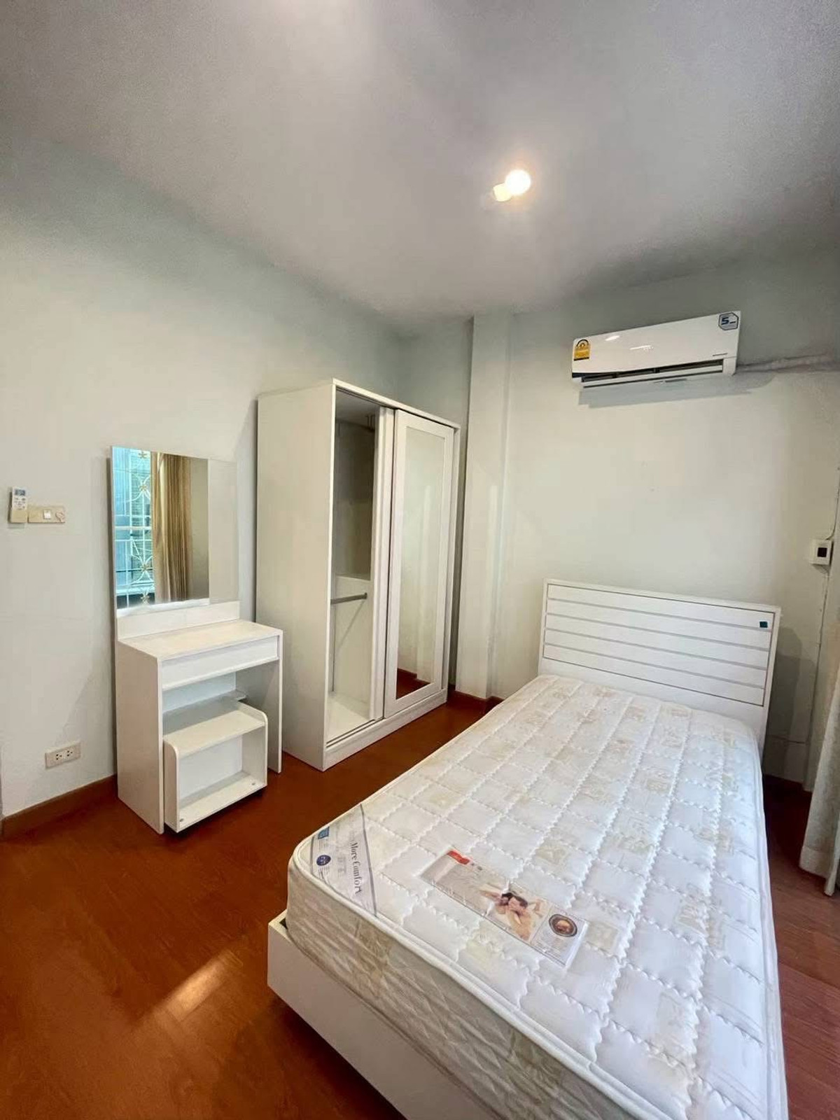 For RentTownhomeChiang Mai : Townhome for rent, 2 floors, area 125 sq m., everyday village project, 3 bedrooms.