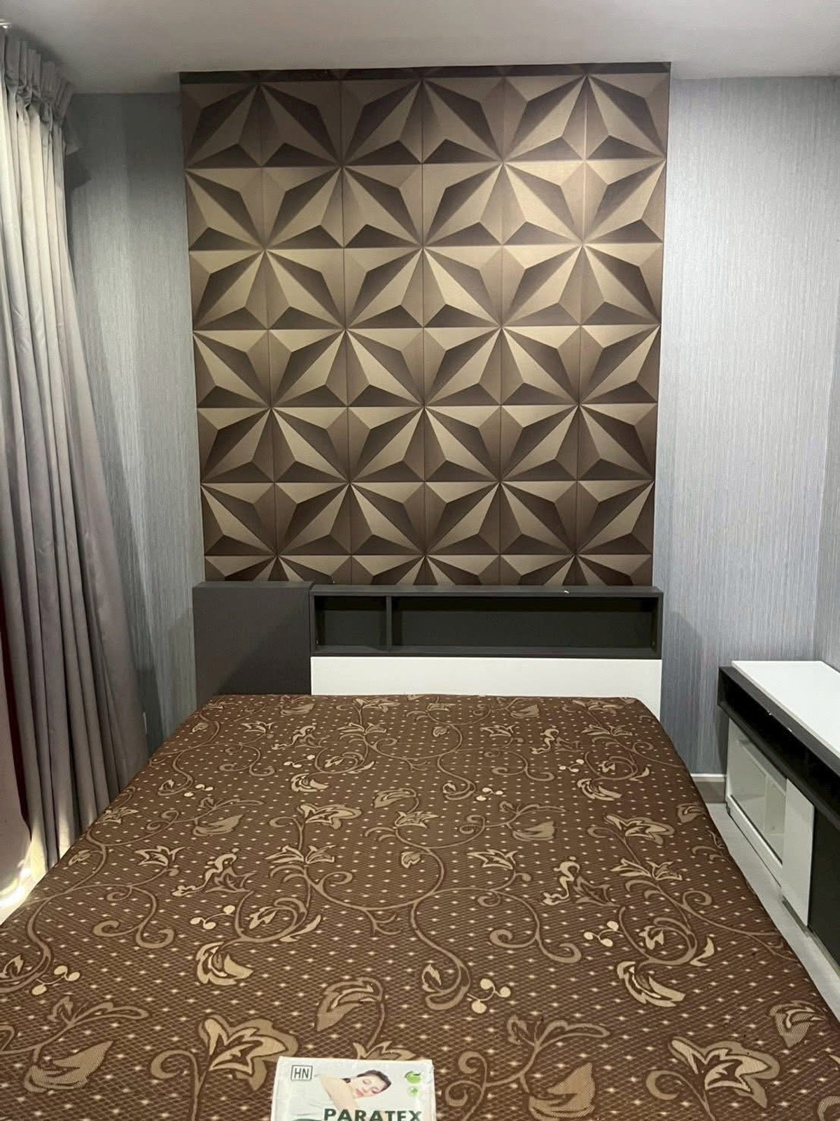 For RentCondoOnnut, Udomsuk : 🔥 Reduced price to only 17,000 baht/month 🔥 🏢 Ideo Mobi Sukhumvit 81 – Tower B ✨ 2-story duplex room, high ceiling, airy, open, very livable ✨