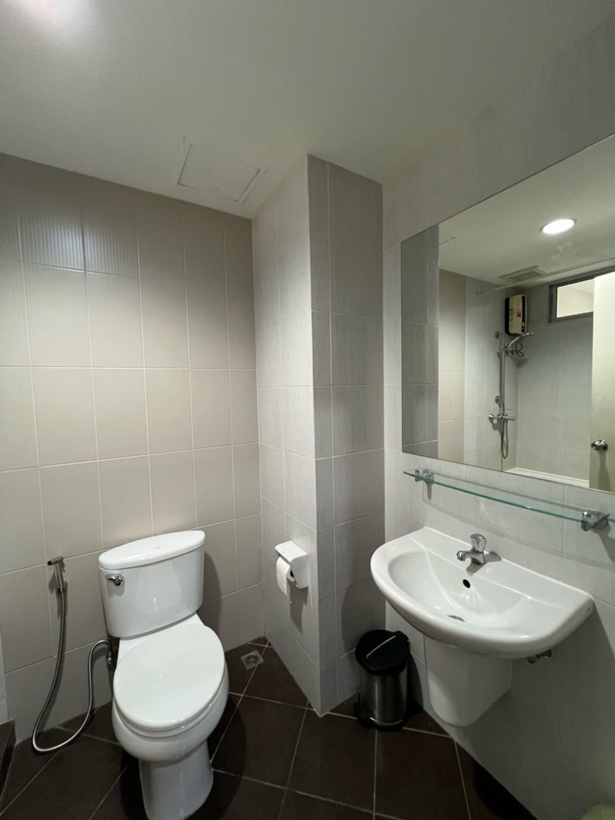 ให้เช่าคอนโดสุขุมวิท อโศก ทองหล่อ : 🚨 ลืมคอนโดไซส์แคบๆ ไปได้เลย! จ่ายแค่ 20K แต่ได้สเปซระดับ "บ้าน" ที่ Condo One X (51 ตร.ม.) 🚨