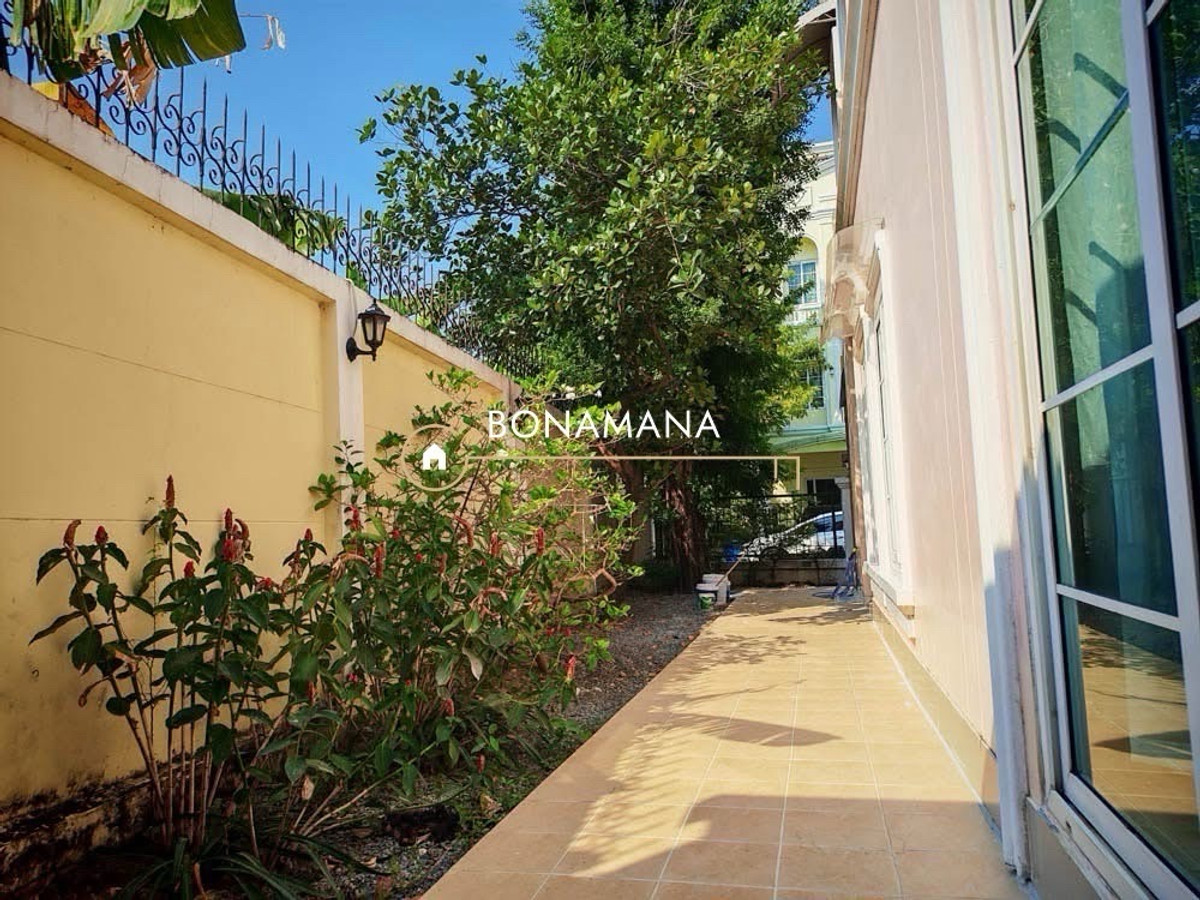 For RentTownhomeThaphra, Talat Phlu, Wutthakat : Townhome for rent, newly renovated, The URBAN Sathorn 🐶🐱 Pets allowed (BTS Bang Wa 1.8km)