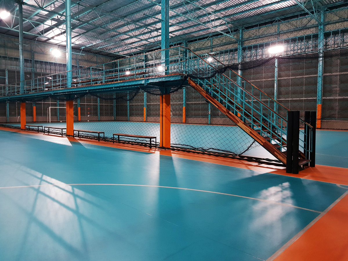 For RentWarehousePathum Thani,Rangsit, Thammasat : For rent: 2 rubber-soled futsal field areas, 4th floor, suitable for sports business operators.