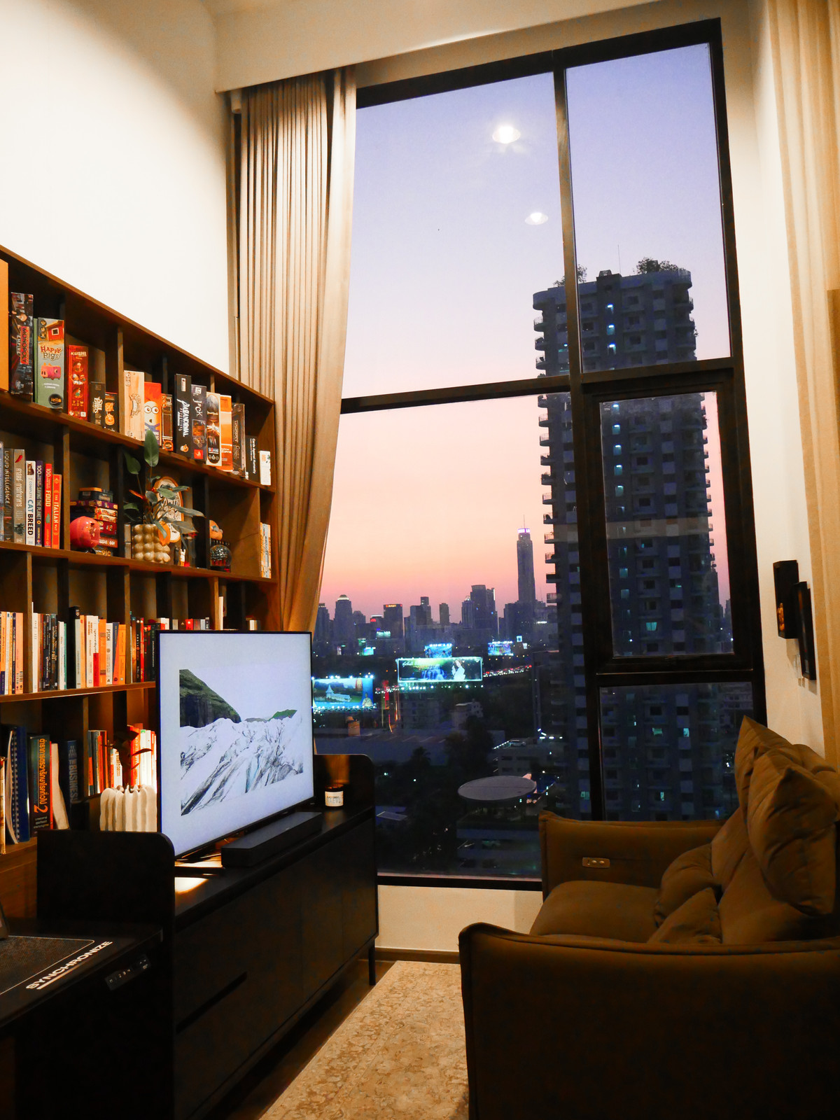 ขายคอนโดพระราม 9 เพชรบุรีตัดใหม่ RCA : KnightsBridge Space Rama 9 / Duplex 1 Bedroom (FOR SALE), ไนท์บริดจ์ สเปซ พระราม 9 / ดูเพล็กซ์ 1 ห้องนอน (ขาย) TARN310