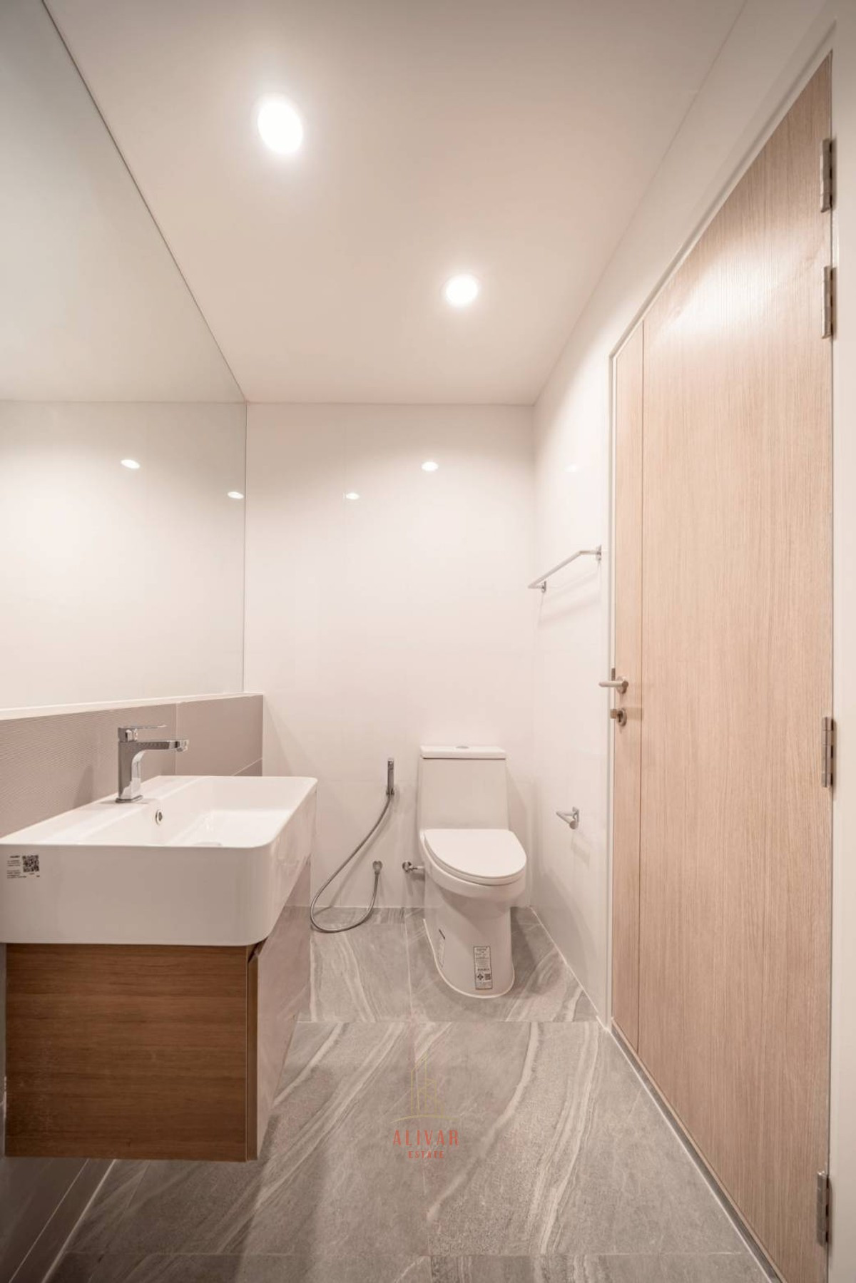 For RentTownhomePattanakan, Srinakarin : RH034026 For rent, new townhome, 3 floors, corner plot at Nirvana DEFINE Krungthep Kreetha, near MRT Sri Kritha Station.