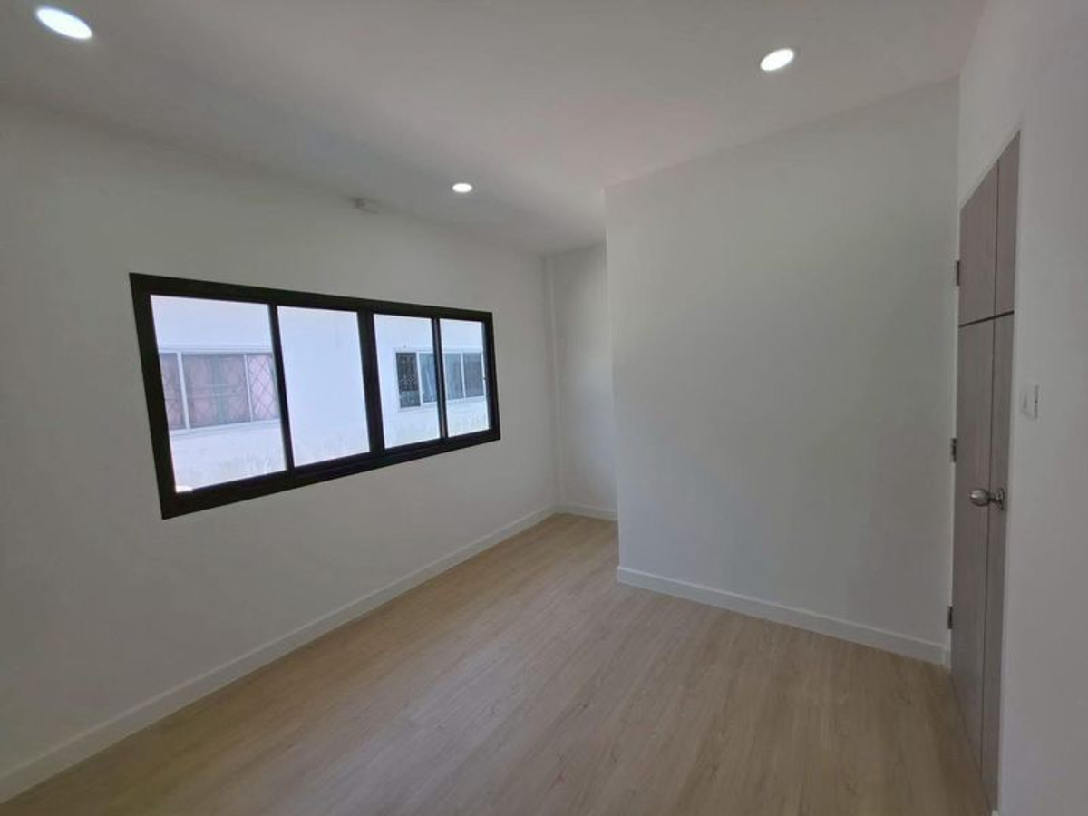 ขายทาวน์โฮมนวมินทร์ รามอินทรา : ขายทาวน์โฮม 2 ชั้น หมู่บ้านตะวันนา จตุโชติ 12 (Tawanna Chatuchot 12) ขนาด 17 ตารางวา 2 ห้องนอน ถนนจตุโชติ แขวงออเงิน เขตสายไหม กรุงเทพมหานคร