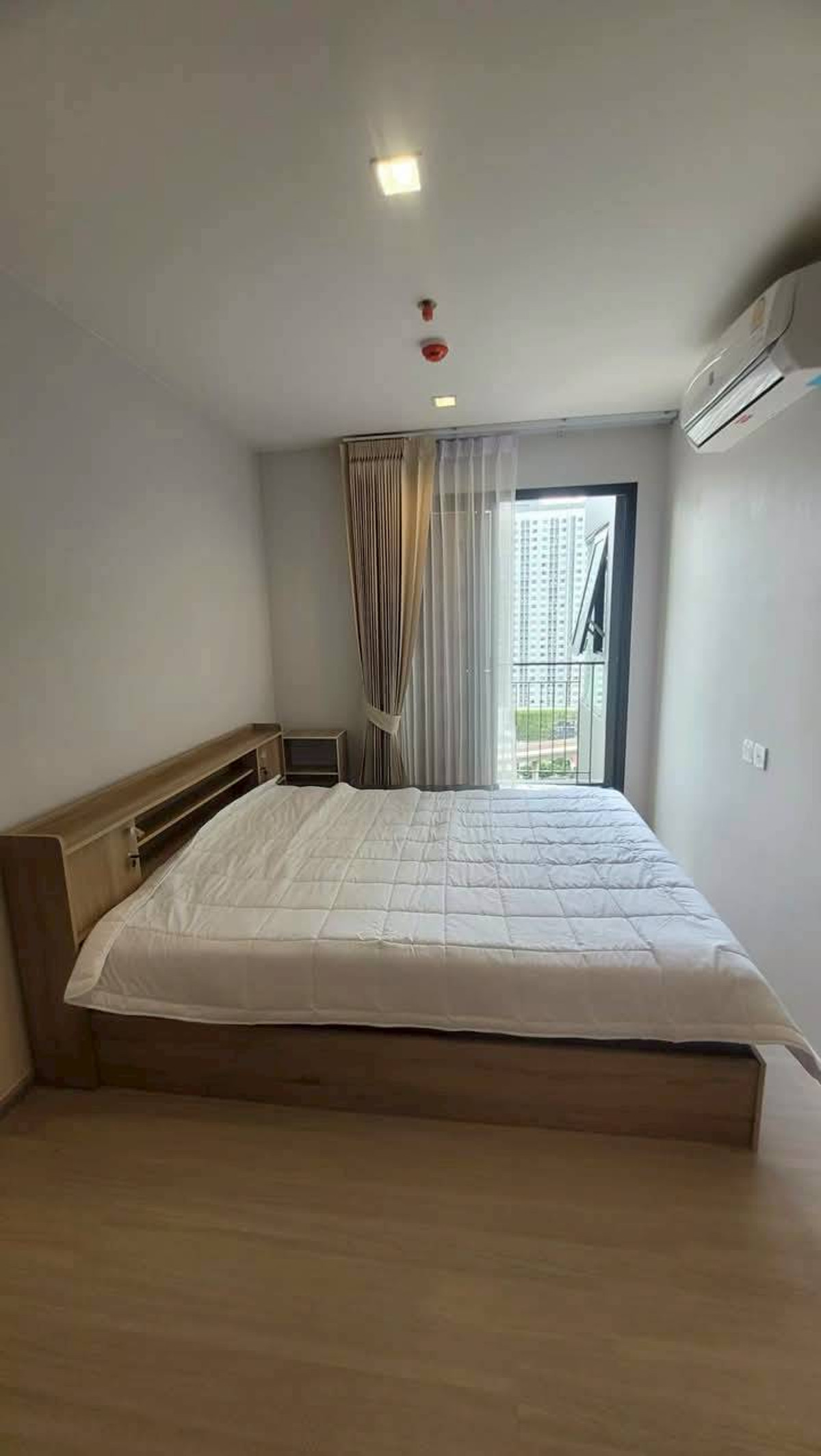 For RentCondoThaphra, Talat Phlu, Wutthakat : ✨ 5 rai of central garden in the heart of Sathorn-Tha Phra! Life Sathorn Sierra — แต่งครบ วิวสวย พร้อมอยู่ ✨