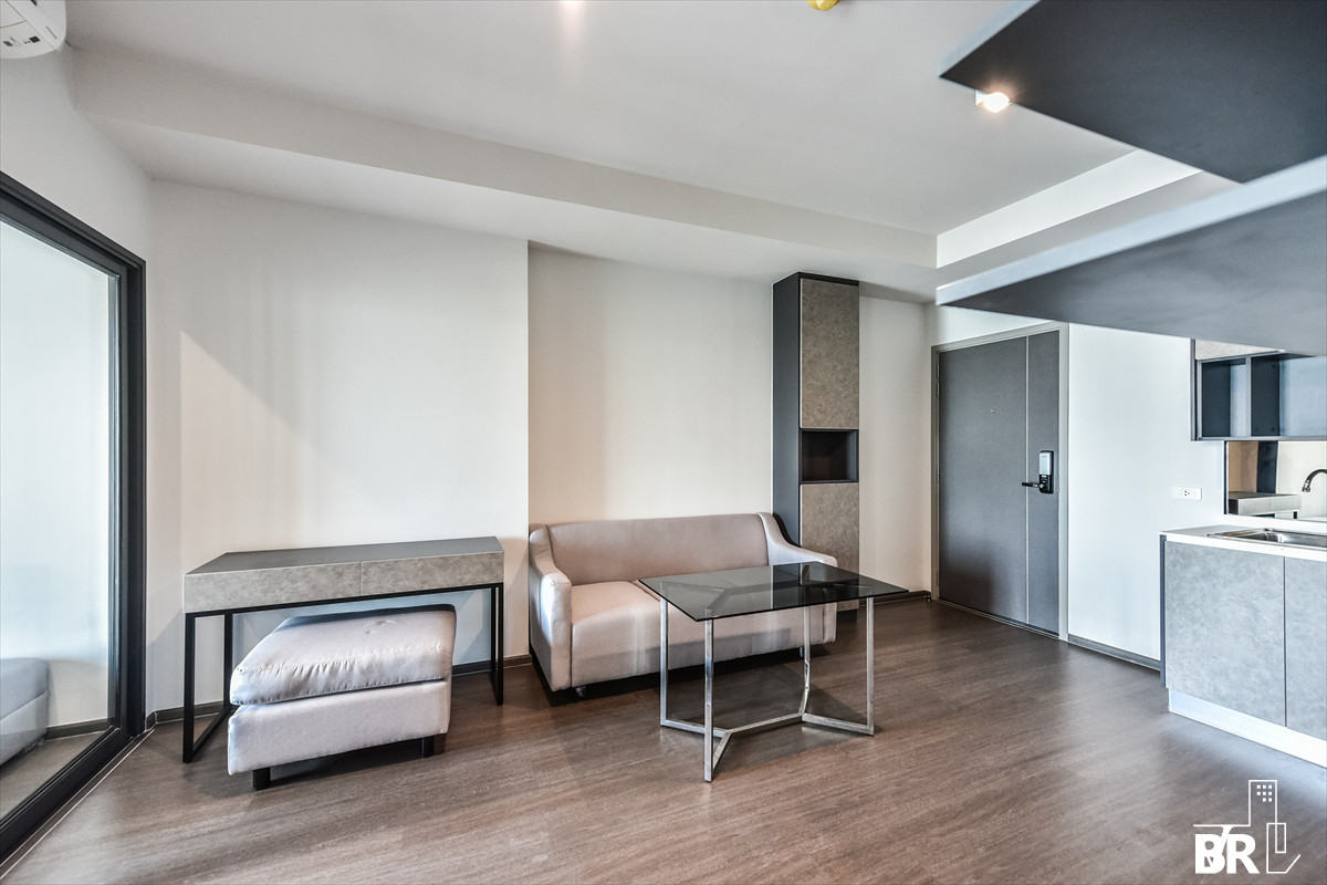 ขายคอนโดสะพานควาย จตุจักร :  🔥Hot Sale 🔥 Ideo Phahol Chatujak 1B1B 45sqm. High Floor Just 7.3MB only Call Ms.Angel(Aumi)0658209572