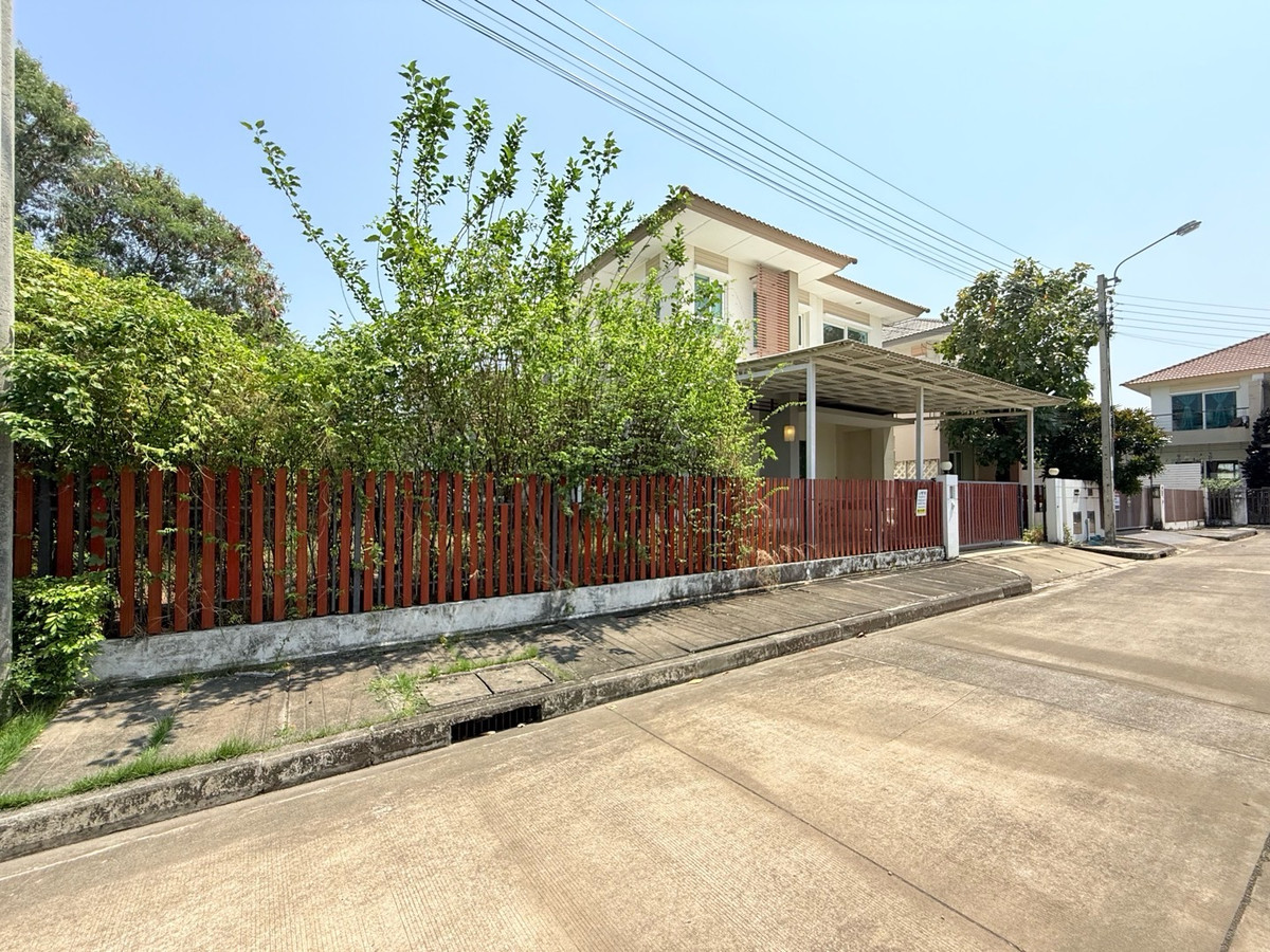 For SaleHouseRathburana, Suksawat : Complete functions, all in one house, large house up to 83 sq m. Saransiri Pracha Uthit - Suksawat Location next to the main road