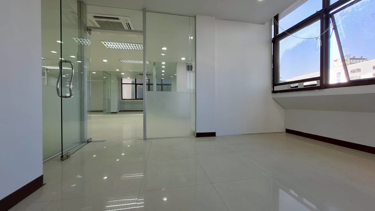 OfficeBangna, Bearing, Lasalle : Prime 7-Story Office Building for Sale/Rent – Strategic Front-Unit Location in Bangna-Trad 34