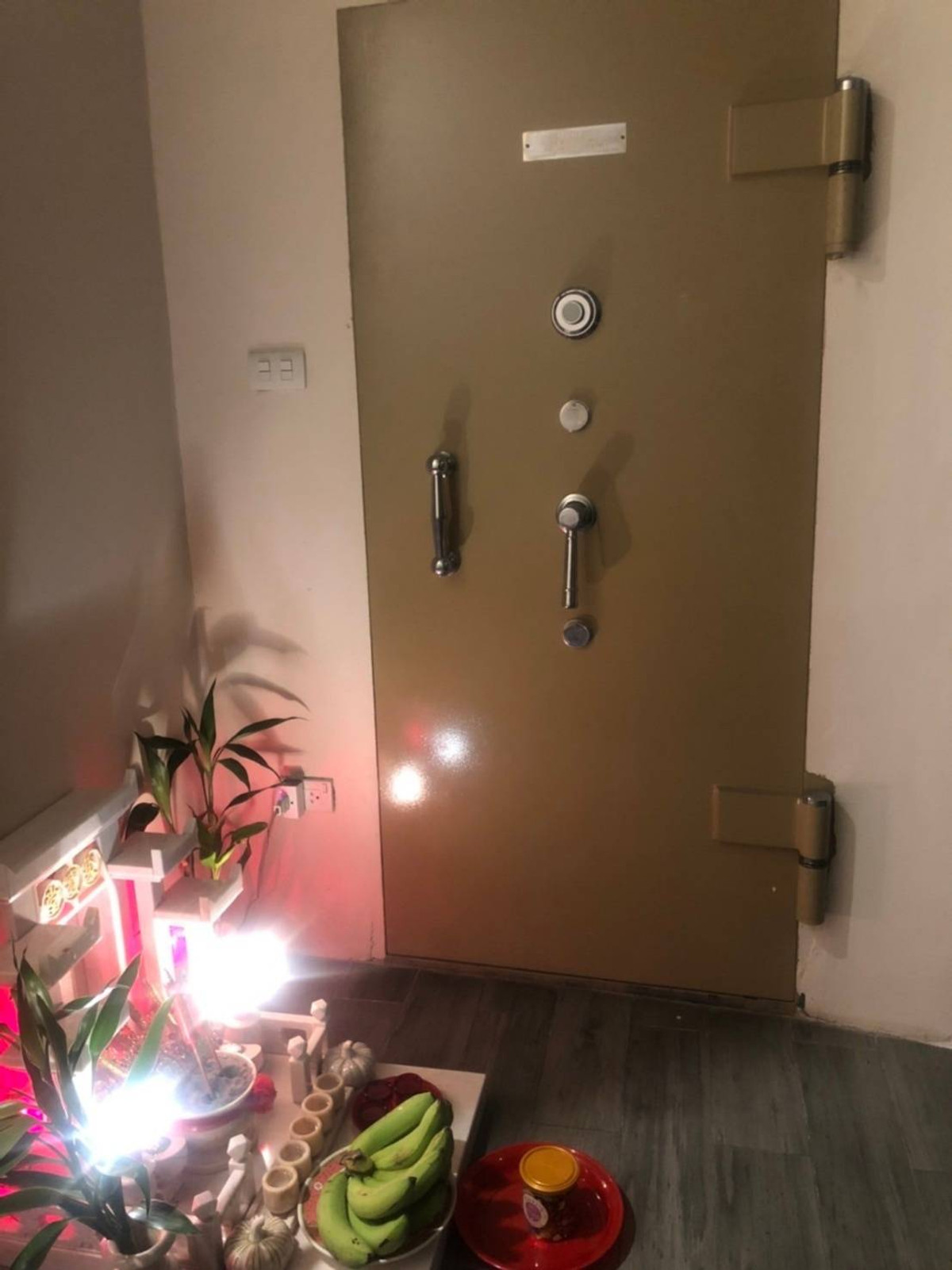 For RentShop HouseWongwianyai, Charoennakor : Commercial building for rent near BTS Krung Thonburi, only 3 minutes.