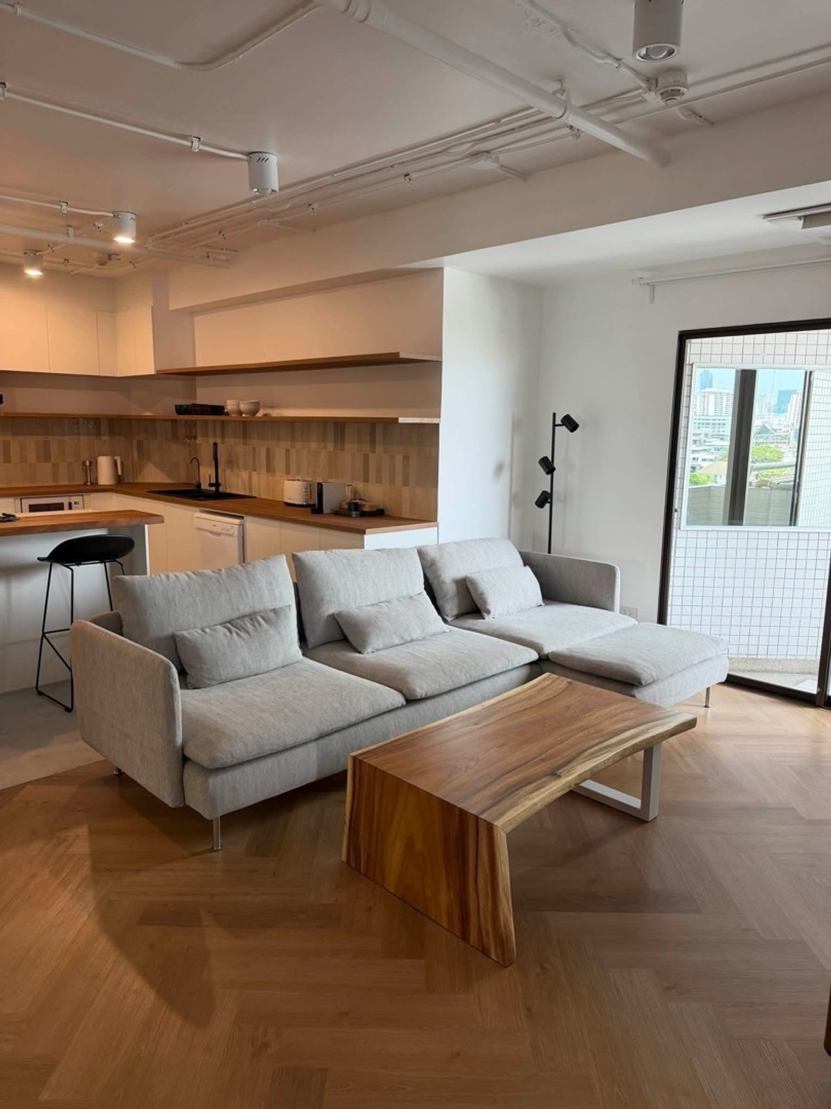 For RentCondoSukhumvit, Asoke, Thonglor : 📍 Richmond Palace Condominium (BTS Phrom Phong)
