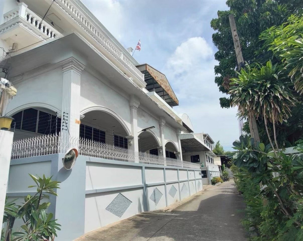 ให้เช่าโฮมออฟฟิศราษฎร์บูรณะ สุขสวัสดิ์ : โฮมออฟฟิต 2 อาคาร 6 คูหา ตกแต่งสวยงาม ให้เช่า ย่านพระราม2-พุทธบูชา ใกล้โรงพยาบาลบางปะกอก 9 อินเตอร์เนชั่นแนล เพียง 950 เมตร