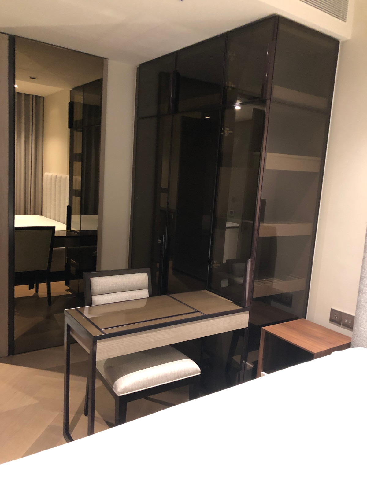 For RentCondoSukhumvit, Asoke, Thonglor : !! Beautiful room for rent, Condo The Reserve Sukhumvit 61 (The Reserve Sukhumvit 61), near BTS Ekkamai.