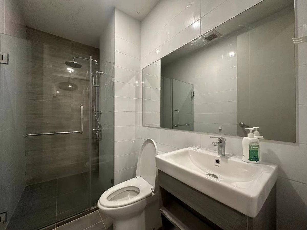 For RentCondoRamkhamhaeng, Hua Mak : Condo for rent: KnightsBridge Collage Ramkhamhaeng, luxury condo in English style, fully furnished, ready to move in, 100 meters from Hua Mak MRT!!