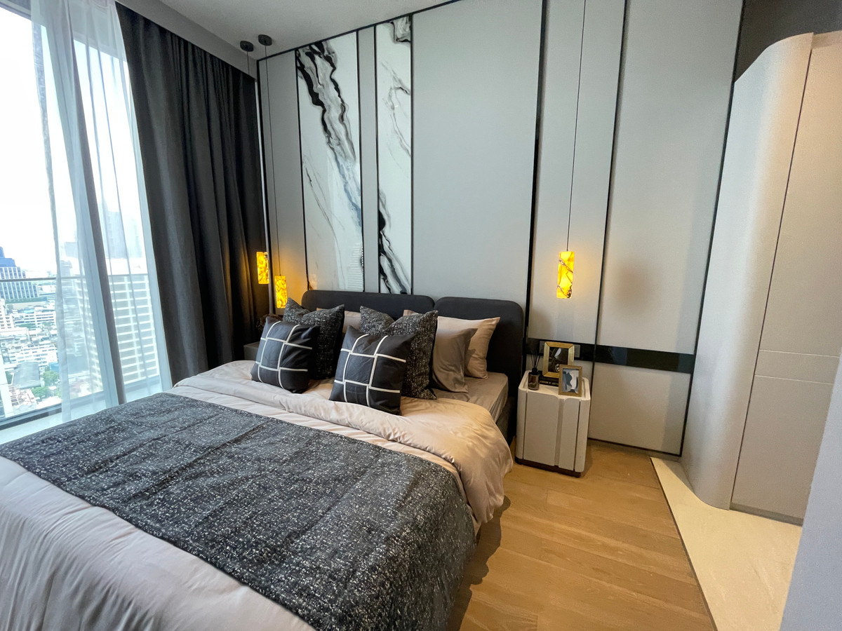 ขายคอนโดสีลม ศาลาแดง บางรัก : [THE PEAK OF SILOM] ASHTON SILOM – Rare 2BR Unit | ชั้น 32 วิวขอบฟ้า ประสบการณ์อยู่คอนโดที่เหมือนอยู่บ้าน 