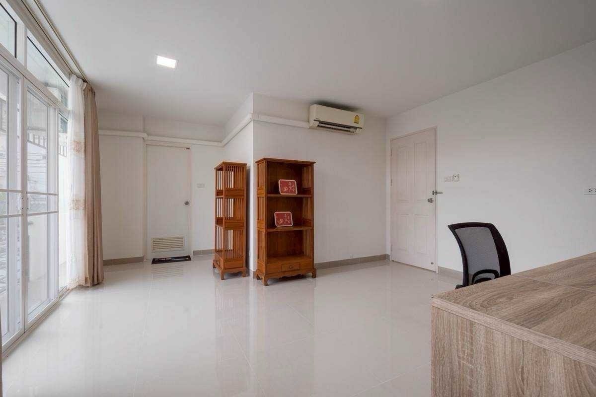 ให้เช่าทาวน์โฮมลาดพร้าว101 แฮปปี้แลนด์ : ให้เช่า Townhome บ้านบดินทร์ลาดพร้าว112 🌲🔆🔆 联排别墅出租，Baan Bodin Ladprao 112。