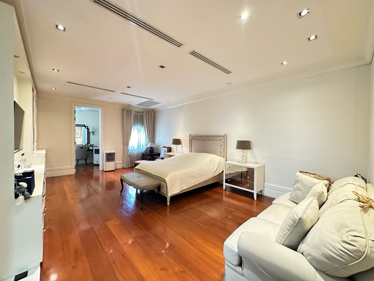 For RentHouseChaengwatana, Muangthong : Golden opportunity‼️ Open for rent, luxury house Location: Muang Thong Thani, Soi Project 5, Impact Chaengwattana, Pink Line MRT, IMPACT Station.