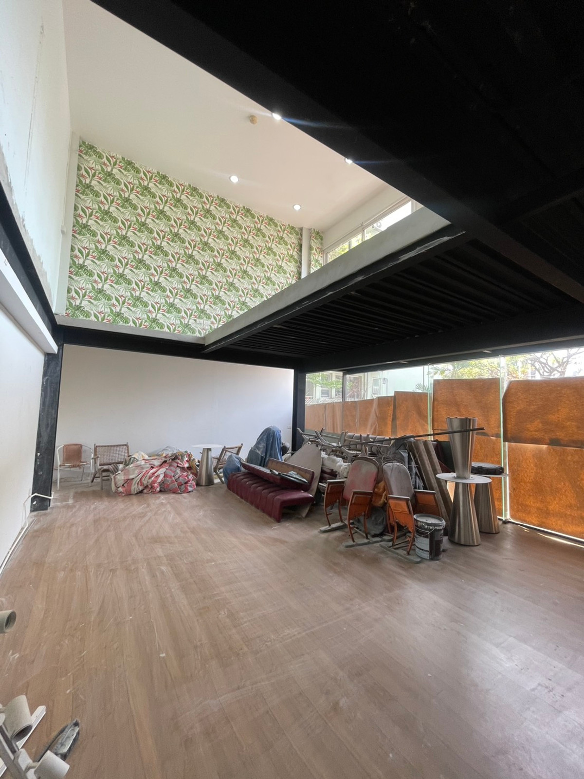 ให้เช่าโฮมออฟฟิศสุขุมวิท อโศก ทองหล่อ : Retail Space for Rent Thonglor Near BTS Thonglor Prime Retail Location Sukhumvit