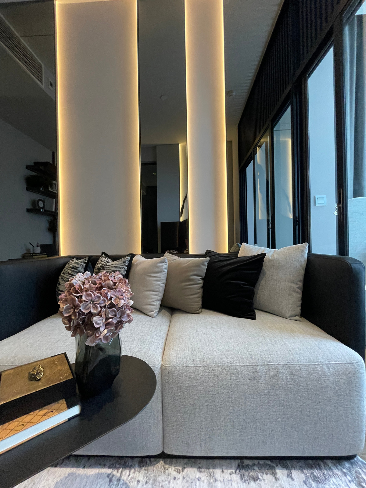 ขายคอนโดสีลม ศาลาแดง บางรัก : [THE PEAK OF SILOM] ASHTON SILOM – Rare 2BR Unit | ชั้น 32 วิวขอบฟ้า ประสบการณ์อยู่คอนโดที่เหมือนอยู่บ้าน 
