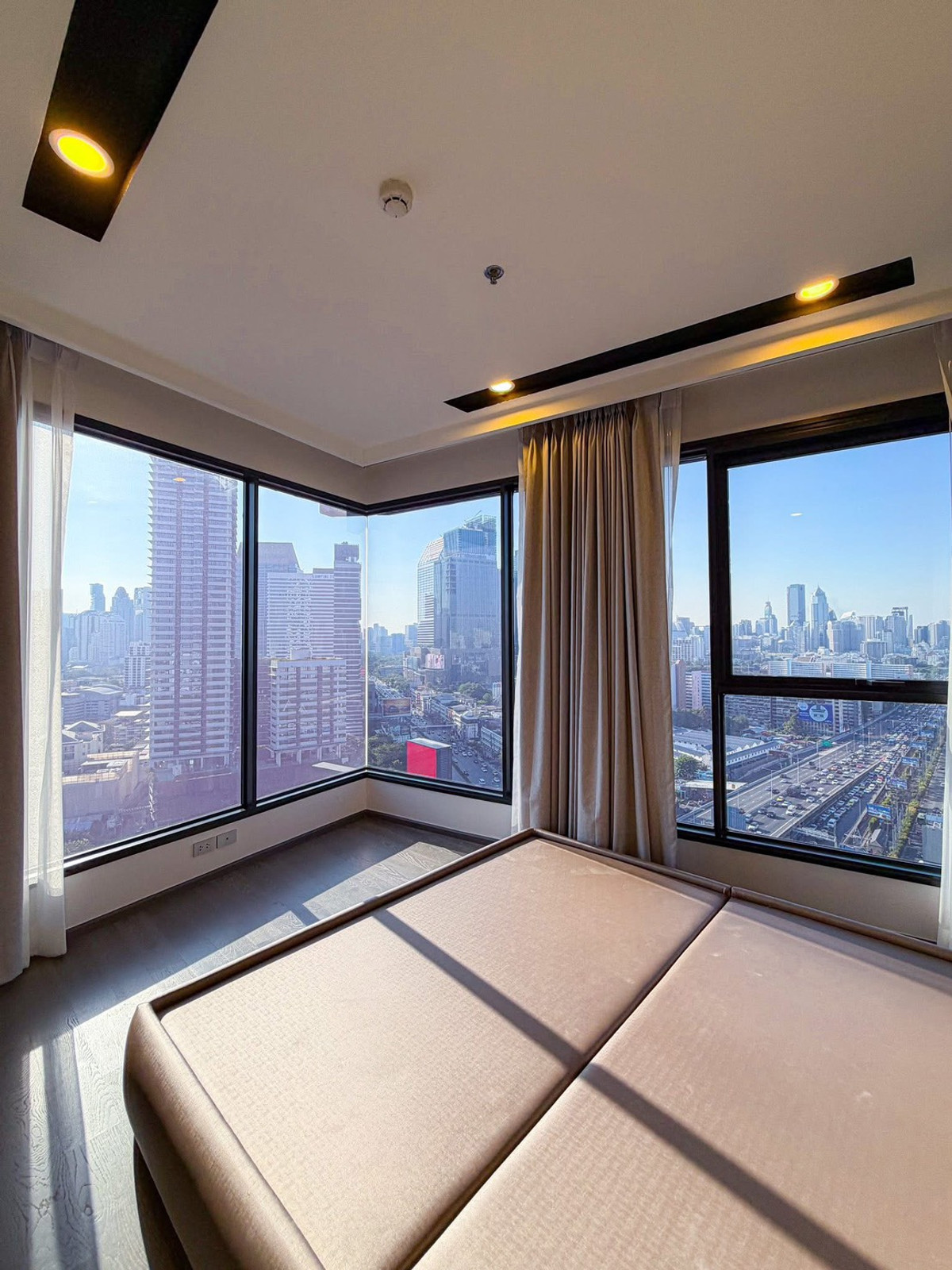 ขายคอนโดคลองเตย กล้วยน้ำไท : ขาย coco parc rama 4 rare items by william