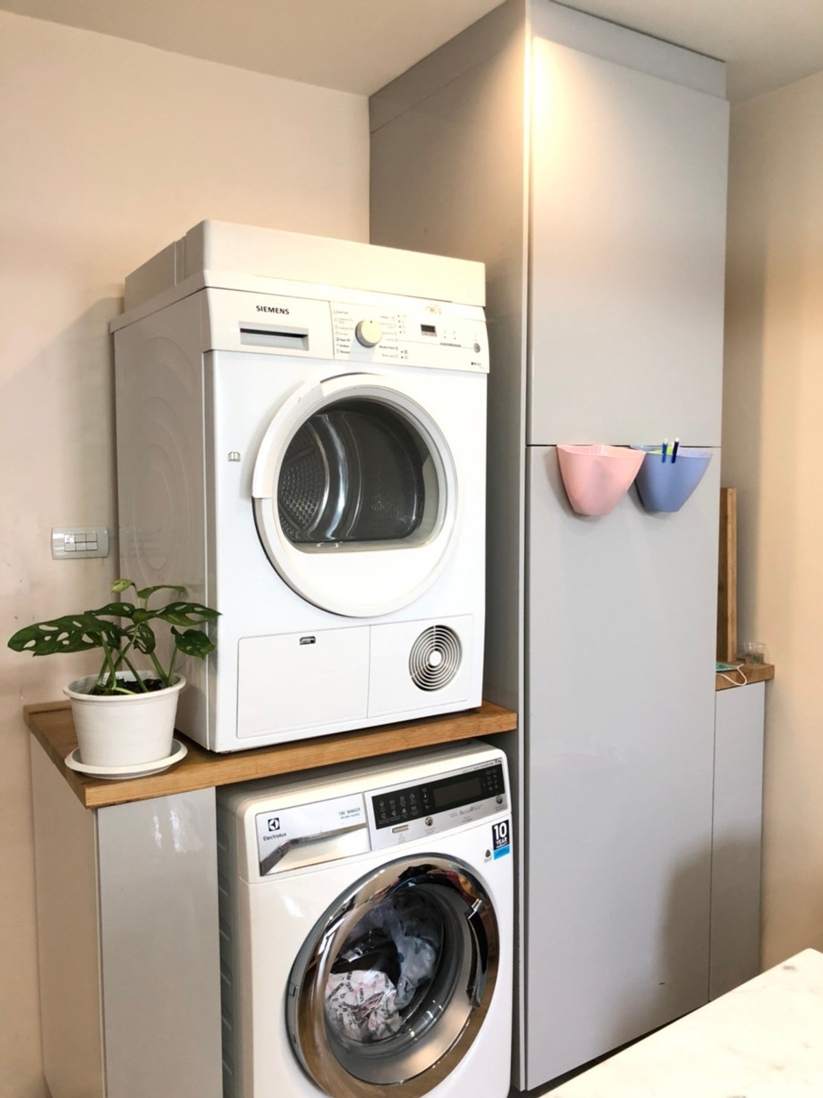 Shop HouseWongwianyai, Charoennakor : Shophouse for sale, Charoen Nakhon 18, commercial building, 1 unit, 4 floors + roof deck, steel frame, 300 sq m., 15 sq m, Khlong San, BTS Krung Thon Buri, iconsiam, Sena Fest, Renovated already.