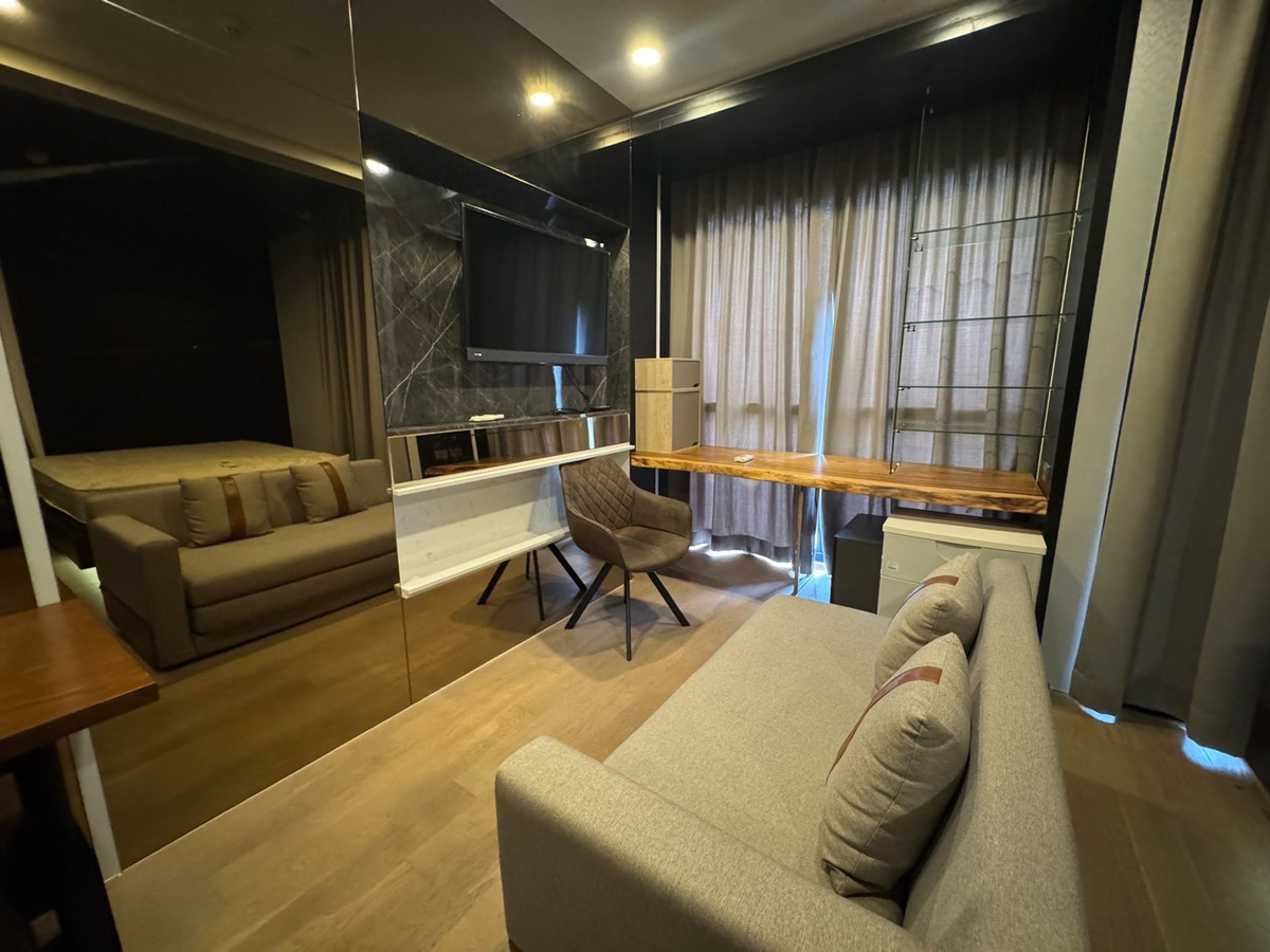 ขายคอนโดสยาม จุฬา สามย่าน : Hot Deal🔥 ราคาพิเศษ Ashton Chula Silom ราคา 6.99 ล้านบาท ชั้น 25+ พร้อมเฟอร์ *ไม่ติดผู้เช่า พร้อมอยู่ สอบถามเพิ่มเติม ติดต่อ 0869017364