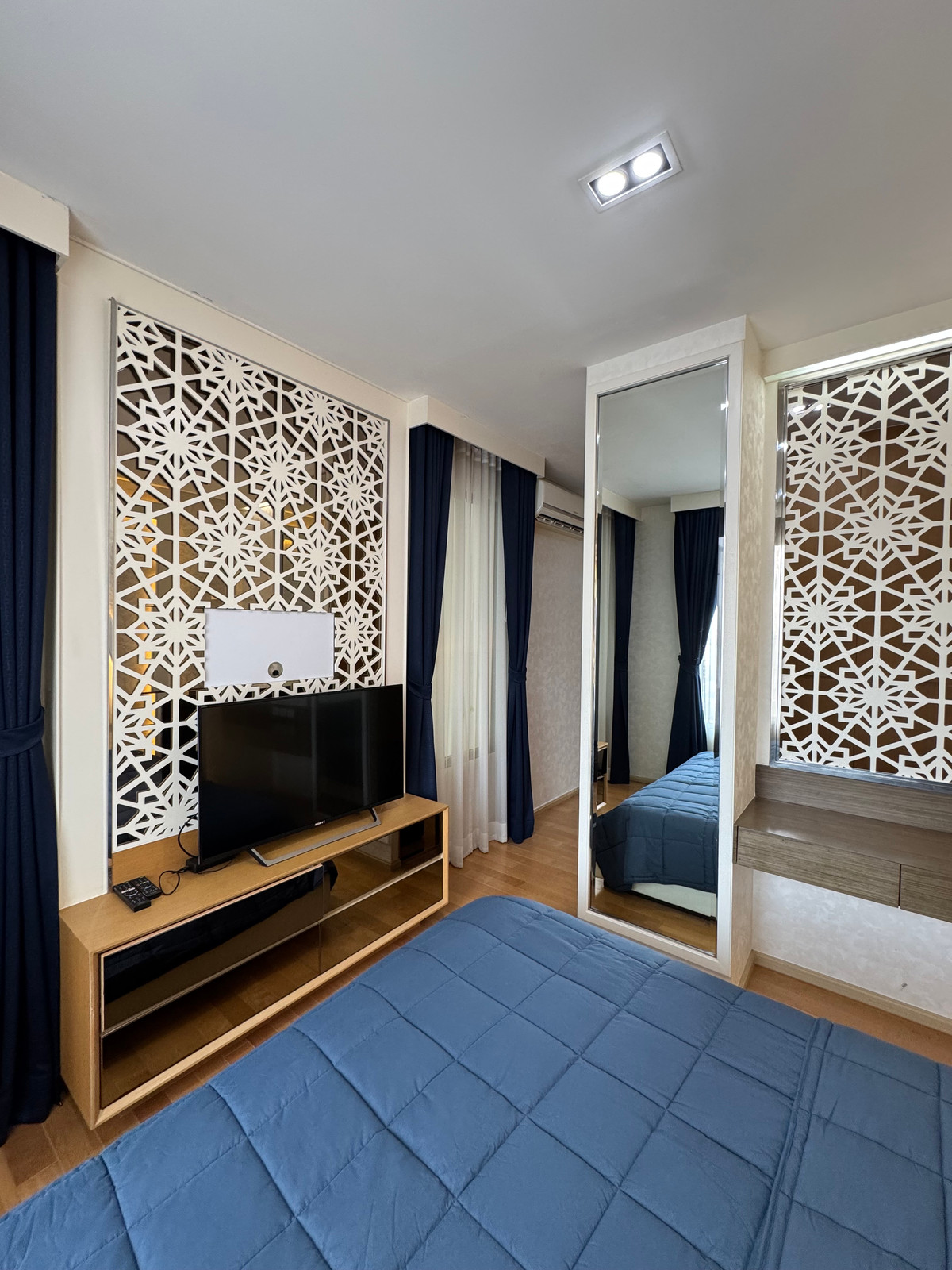 ให้เช่าคอนโดพระราม 9 เพชรบุรีตัดใหม่ RCA : ให้เช่า Villa Asoke Duplex ชั้นสูง พื้นที่กว้าง 90 ตร.ม. ห้องสวยหรูสภาพนางฟ้า