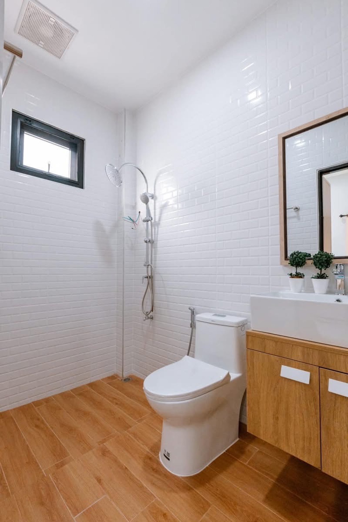 ขายบ้านเชียงราย : ✈️ ด่วน! ขายบ้านเดี่ยวพร้อมอยู่เชียงราย (โซนบ้านดู่) ดีไซน์มินิมอล พื้นที่กว้าง 88.6 ตร.ว. ใกล้สนามบินแม่ฟ้าหลวงเพียง 5 นาที! 🏡