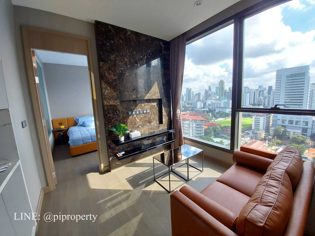 For RentCondoRama9, Petchburi, RCA : Great view 1 bedroom unit for rent in THE ESSE at SINGHA COMPLEX. MRT Phetchaburi 0 meter, Aoske - Rama 9 area.