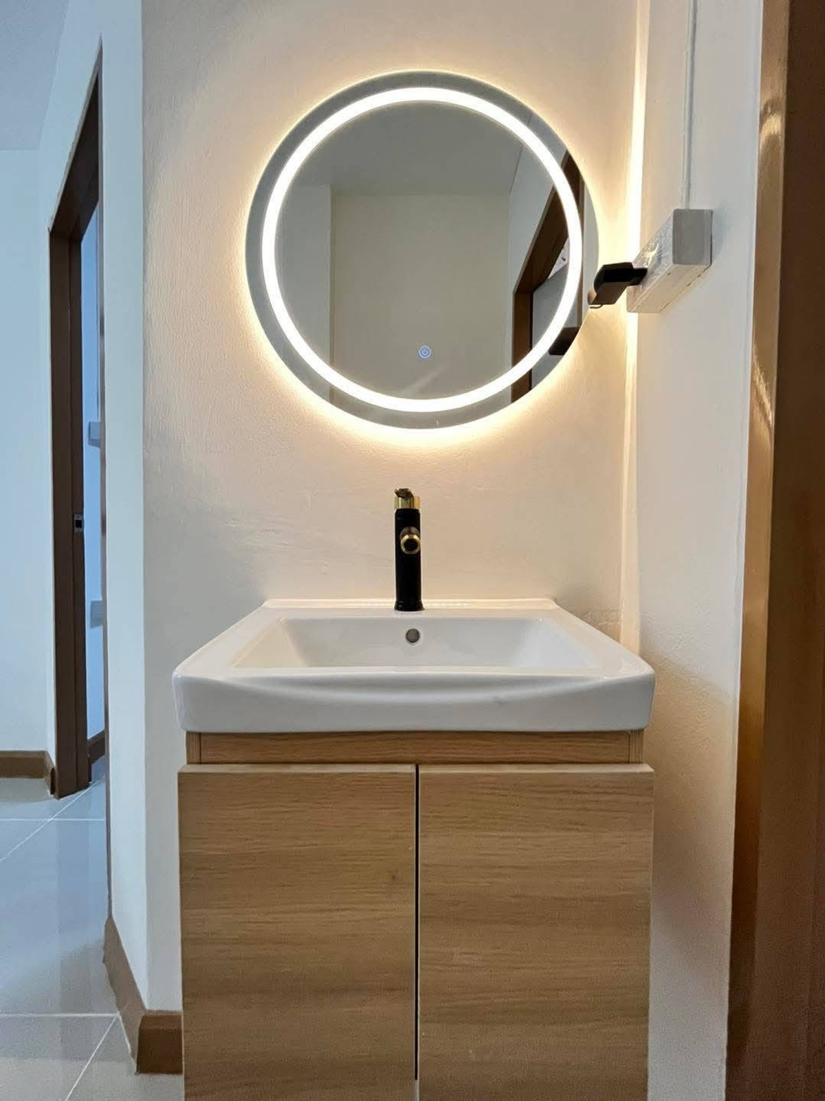 ขายทาวน์โฮมนนทบุรี บางใหญ่ บางบัวทอง : ขายทาวน์เฮาส์พระปิ่น 3 บางใหญ่ 17 ตร.ว. 3 นอน แต่งใหม่มีระเบียง ฟรีเฟอร์ฯ ฟรีโอน