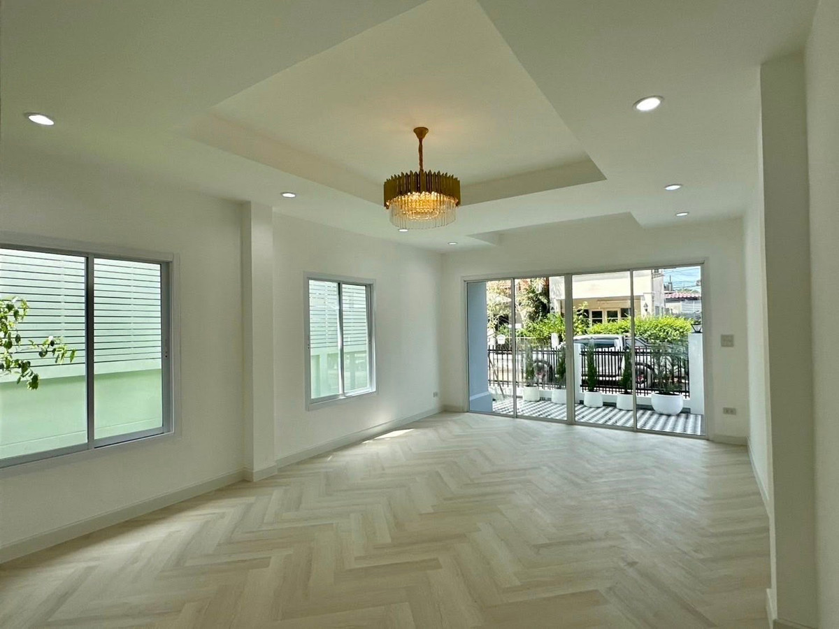 ขายบ้านลาดพร้าว101 แฮปปี้แลนด์ : หมู่บ้านวาสินี / 4 ห้องนอน (ขาย), Moo Baan Wasinee / 4 Bedrooms (FOR SALE) FAHS072