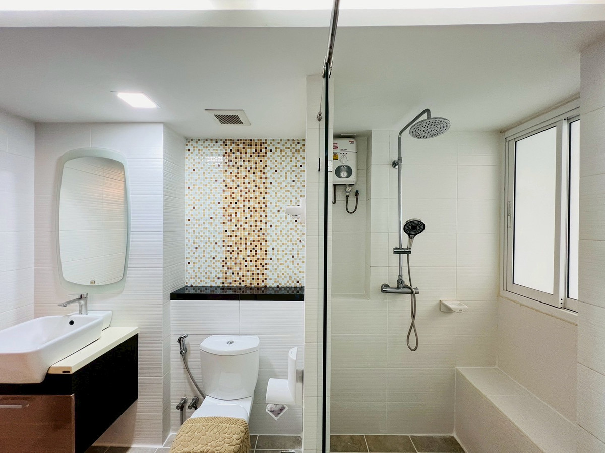 ขายคอนโดลาดพร้าว101 แฮปปี้แลนด์ : ห้องใหญ่ ติดถ.ลาดพร้าว 112-114 พร้อมอยู่ ที่จอดรถเยอะมาก นัดดูห้อง 099-7829466