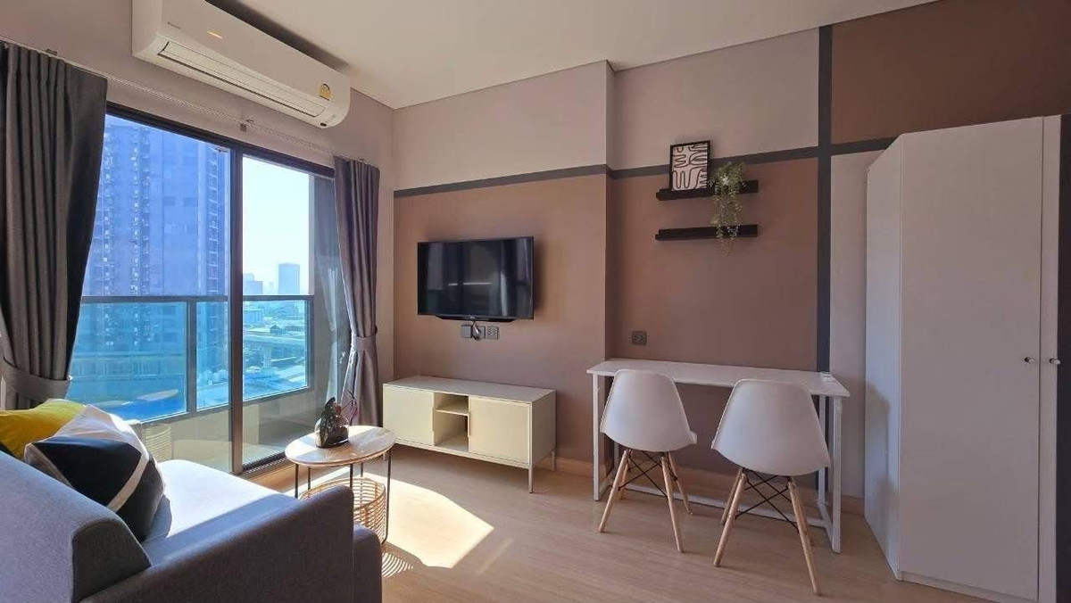 For RentCondoKasetsart, Ratchayothin : 🏙️ Lumpini Park Phahon 32 (Lumpini Park Phahon 32) ✨ Beautiful room, very new, size 26 sq m, 10th floor.