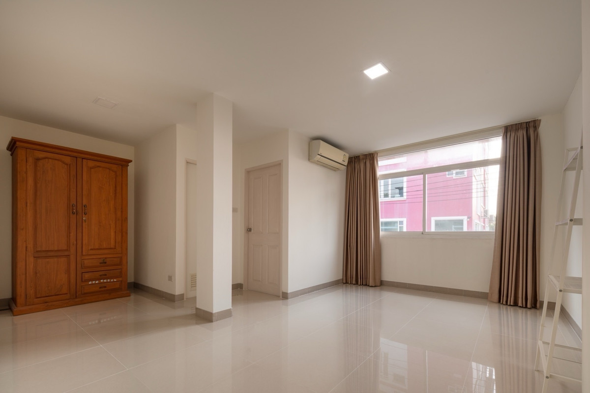 ให้เช่าทาวน์โฮมลาดพร้าว101 แฮปปี้แลนด์ : ทาวน์โฮมทำเลลาดพร้าว พร้อมให้เช่า เฟอร์ครบ ใกล้รถไฟฟ้าทั้งสายสีเหลืองและสายสีส้ม 🚃