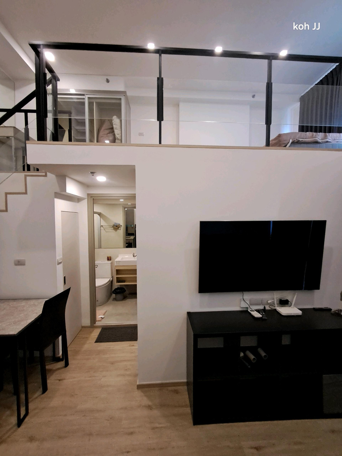 ให้เช่าคอนโดพัฒนาการ ศรีนครินทร์ : FOR RENT คอนโด 2 ชั้น (Duplex) ชั้นสูง วิวสวย @The Rich พระราม 9 - ศรีนครินทร์
ติด Triple Station | ใกล้ MRT หัวหมาก & Airport Rail Link