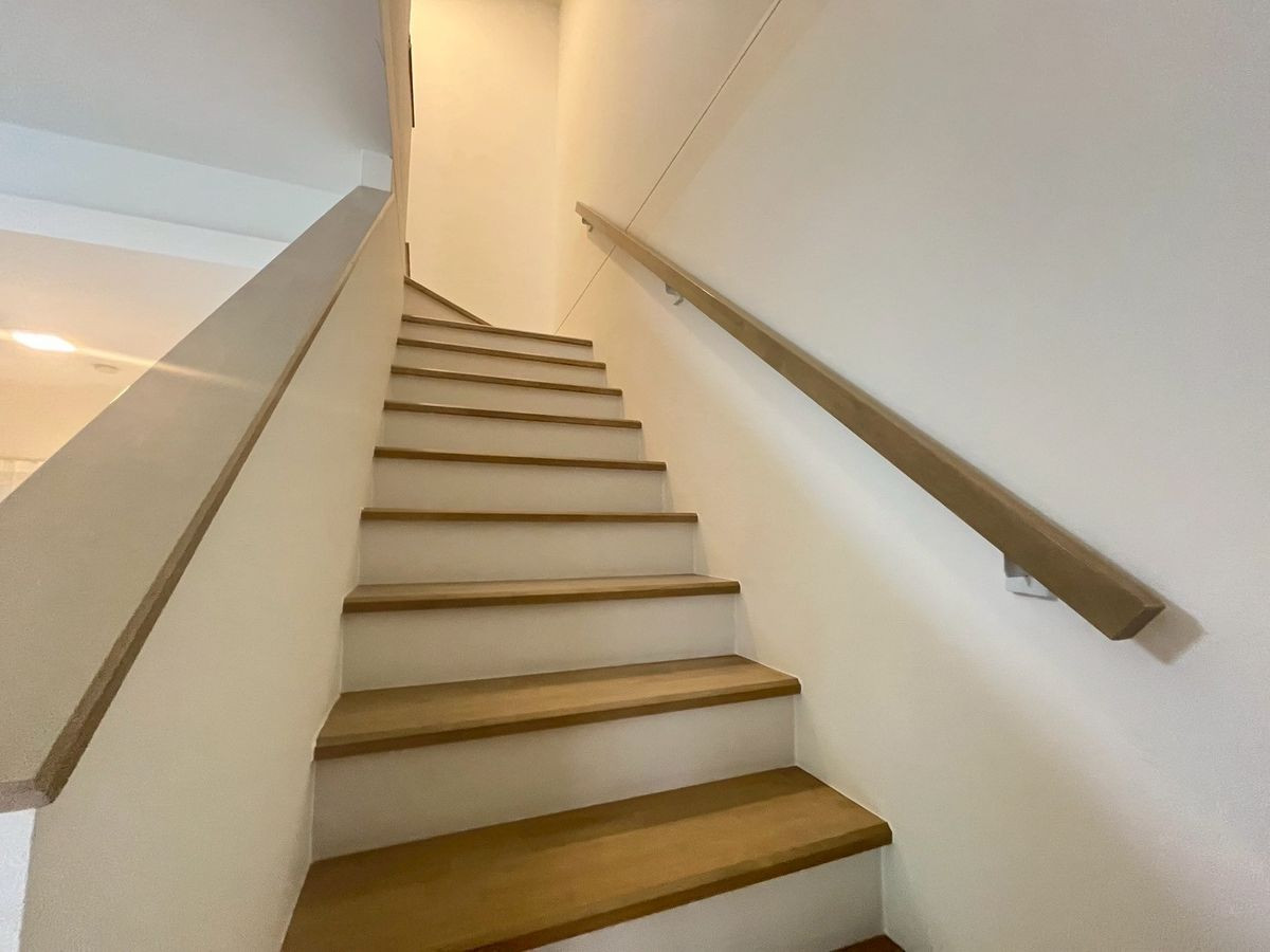 For RentTownhomeBangna, Bearing, Lasalle : 2-story townhome with furniture, beautifully decorated, for rent in Bangna-Bang Kaeo area. Near Ramkhamhaeng University Bangna campus only 700 meters.