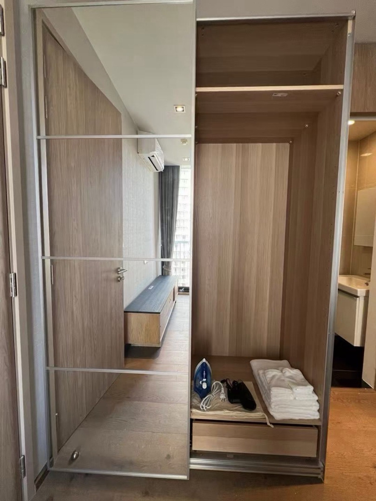 For RentCondoSukhumvit, Asoke, Thonglor : Park24 for rent, 1 bedroom, 13th floor, Building 6, ready to move in.