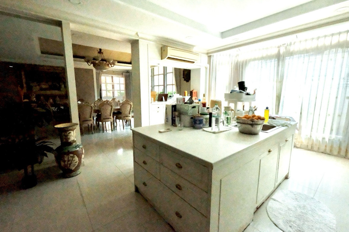 ขายบ้านปิ่นเกล้า จรัญสนิทวงศ์ : ✨คฤหาสน์ส่วนตัว บนพื้นที่1ไร่1งาน2ตร.ว. กรุงเทพ ตลิ่งชัน หมู่บ้าน กฤษดานคร14 (Luxury House Krissadanakorn14)