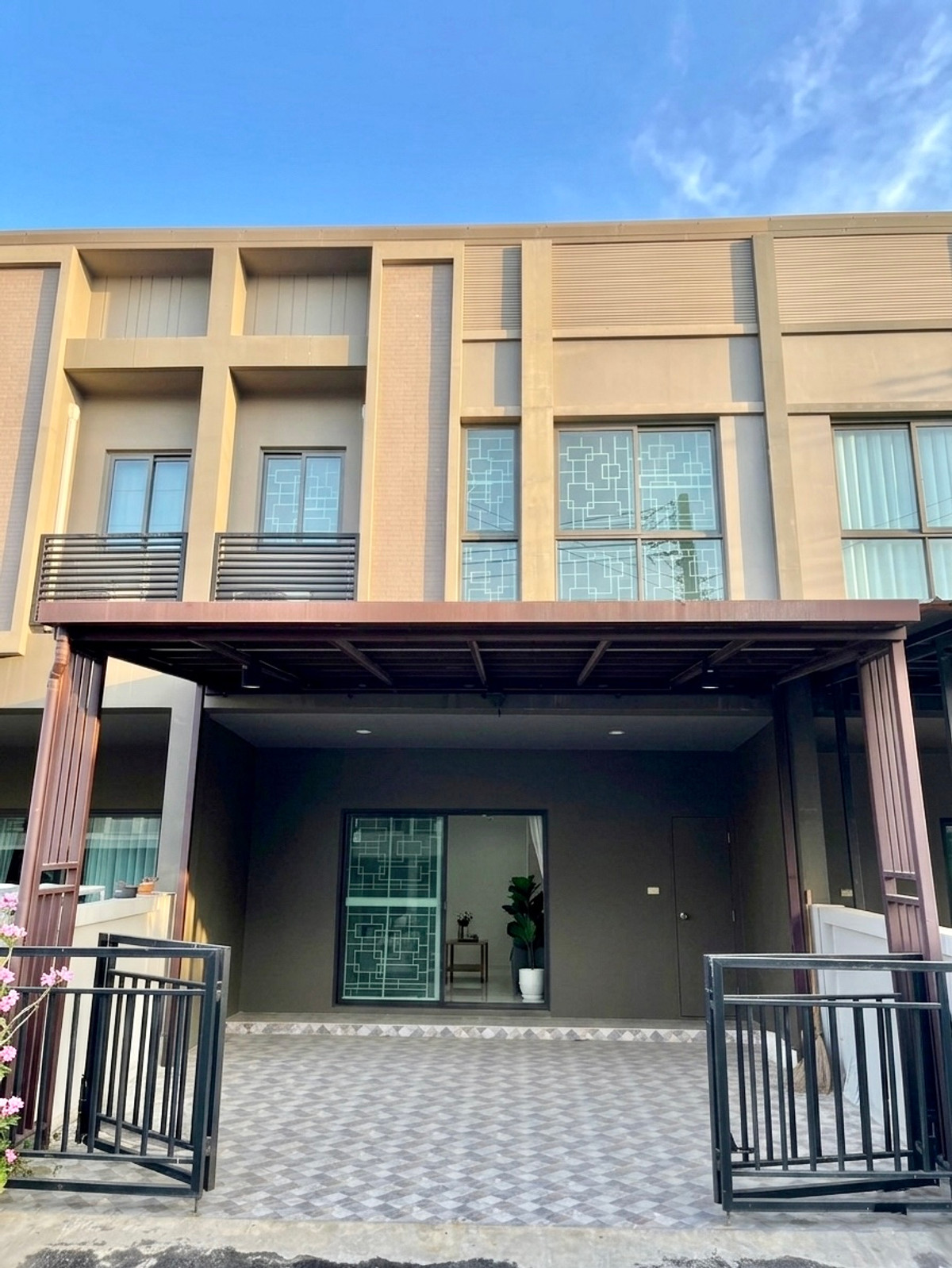 ขายทาวน์โฮมปทุมธานี รังสิต ธรรมศาสตร์ : เวิร์ฟ ติวานนท์ - รังสิต / 2 ห้องนอน (ขาย), VERVE Tiwanon - Rangsit / 2 Bedrooms (FOR SALE) BNS065