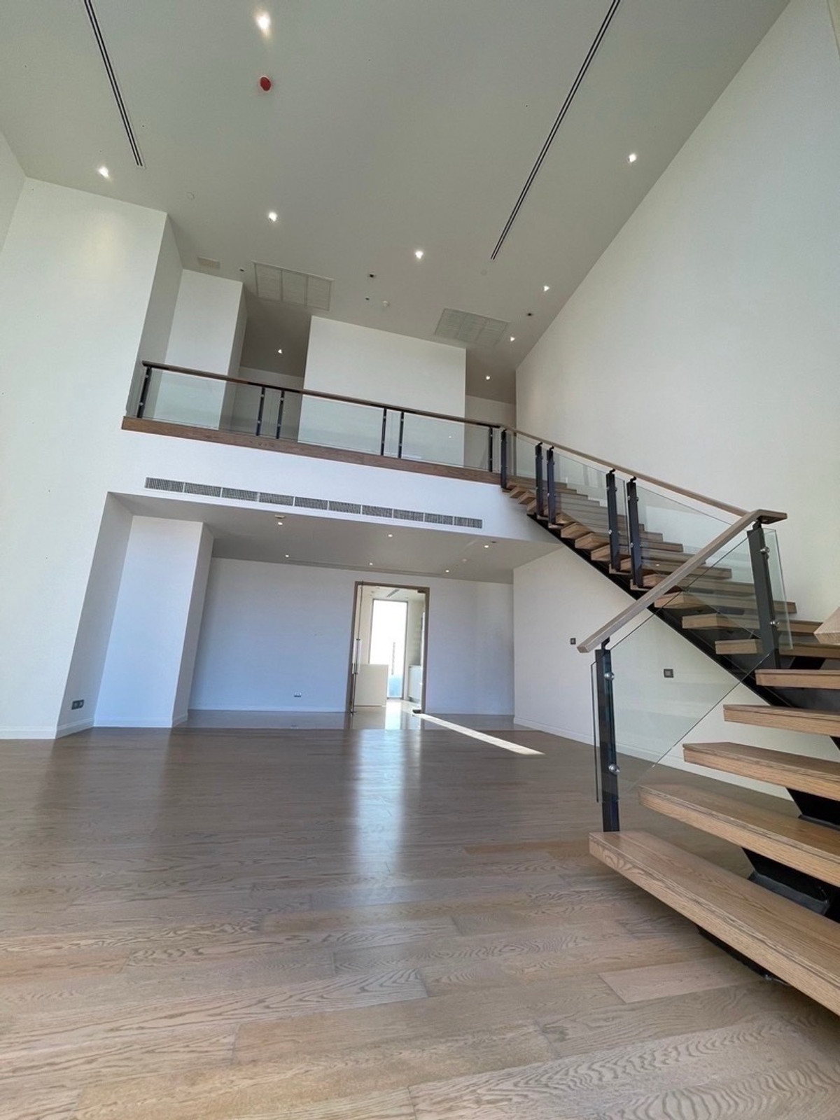 For SaleCondoWongwianyai, Charoennakor : Magnolias Waterfront Residences for sale☎️0912322009