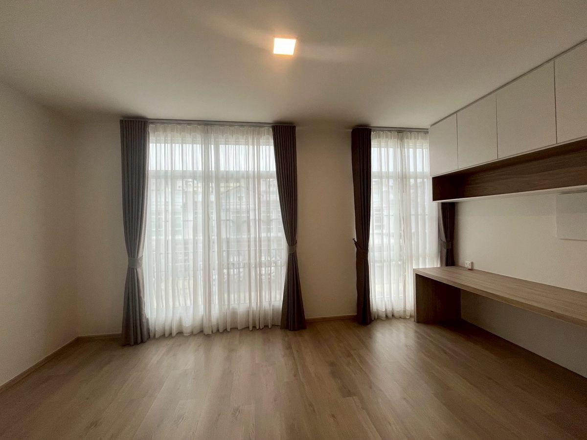 For RentTownhomeBangna, Bearing, Lasalle : 2-story townhome with furniture, beautifully decorated, for rent in Bangna-Bang Kaeo area. Near Ramkhamhaeng University Bangna campus only 700 meters.