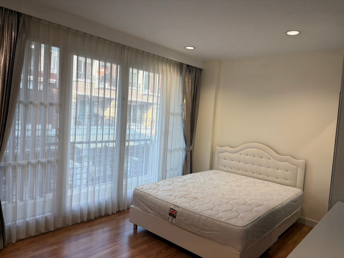 ให้เช่าทาวน์โฮมเลียบทางด่วนรามอินทรา : RH033526 ให้เช่า ทาวน์โฮม 3 ชั้น 3 ห้องนอน at Baan Klang Muang Urbanion Rama 9-Ladprao