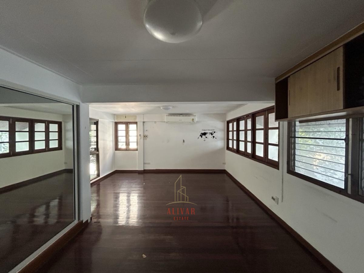 ให้เช่าโฮมออฟฟิศเกษตรศาสตร์ รัชโยธิน : RH034126 ให้เช่า Home Office สไตล์ Cafe 2 ชั้น ย่าน งามวงศ์วาน ใกล้ BTS และ ม.เกษตร