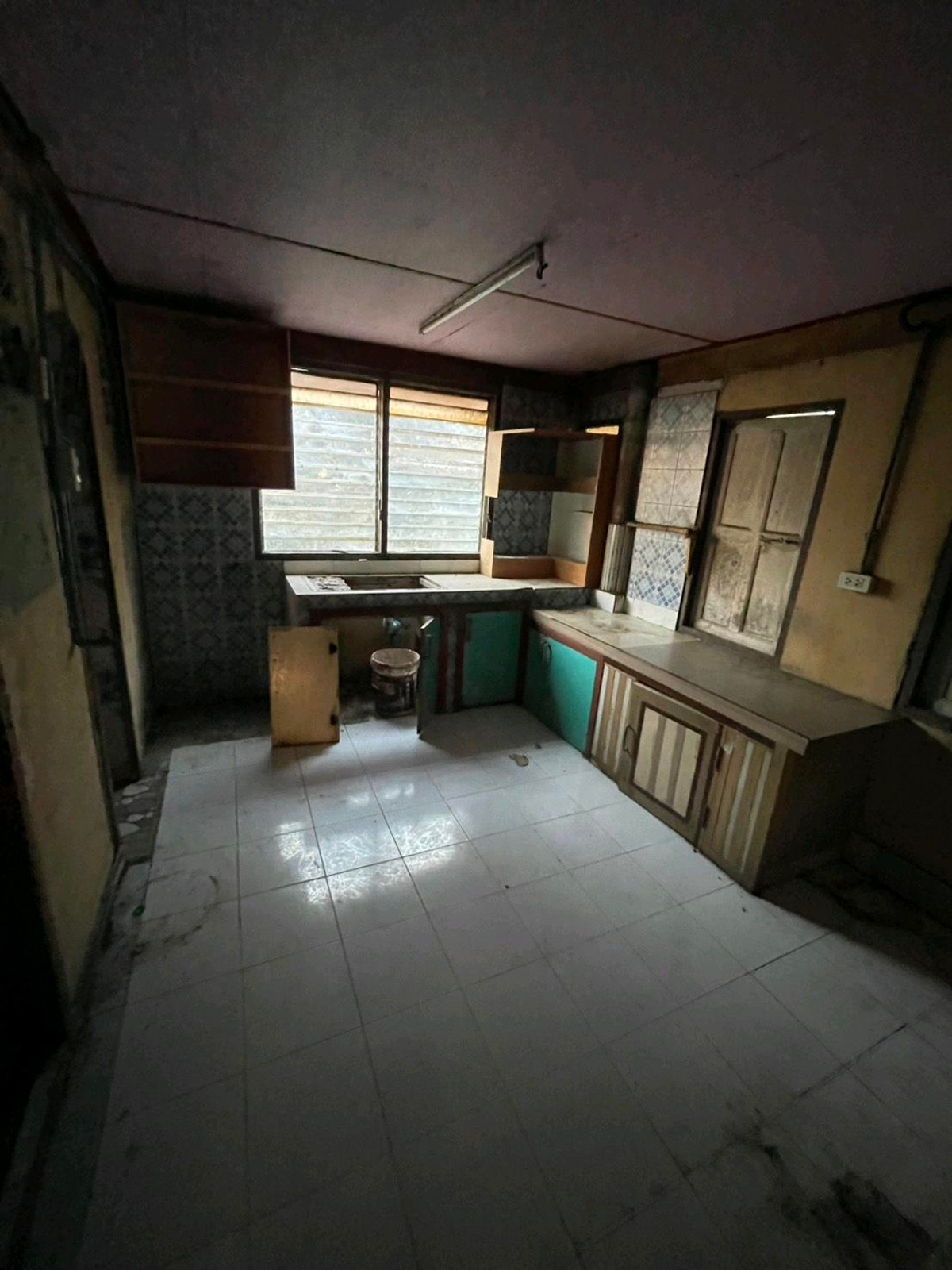 For RentHouseMin Buri, Romklao : For rent, detached house, Soi Pracha Ruamjai 45, next to Wari Phirom Park.